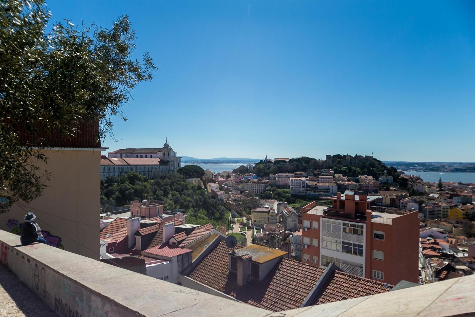Happy Stay Lisbon - Suite With A View, Private Terrace & Ac Buitenkant foto