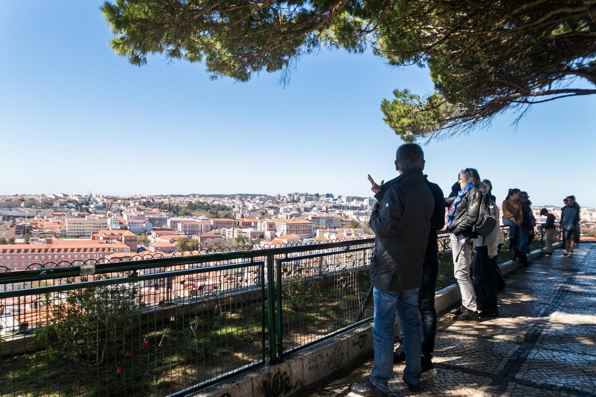 Happy Stay Lisbon - Suite With A View, Private Terrace & Ac Buitenkant foto