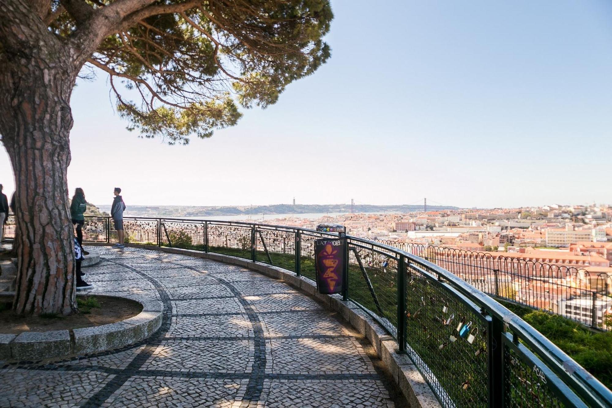 Happy Stay Lisbon - Suite With A View, Private Terrace & Ac Buitenkant foto