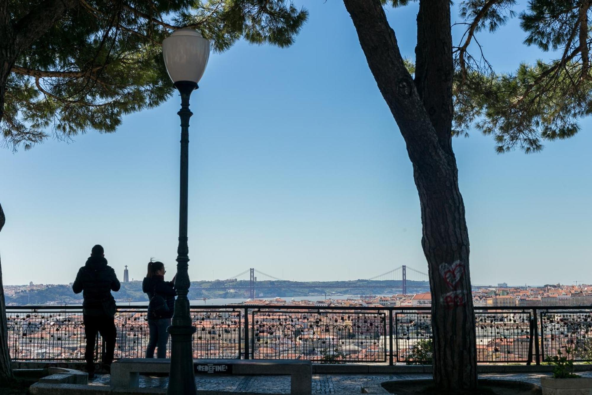 Happy Stay Lisbon - Suite With A View, Private Terrace & Ac Buitenkant foto